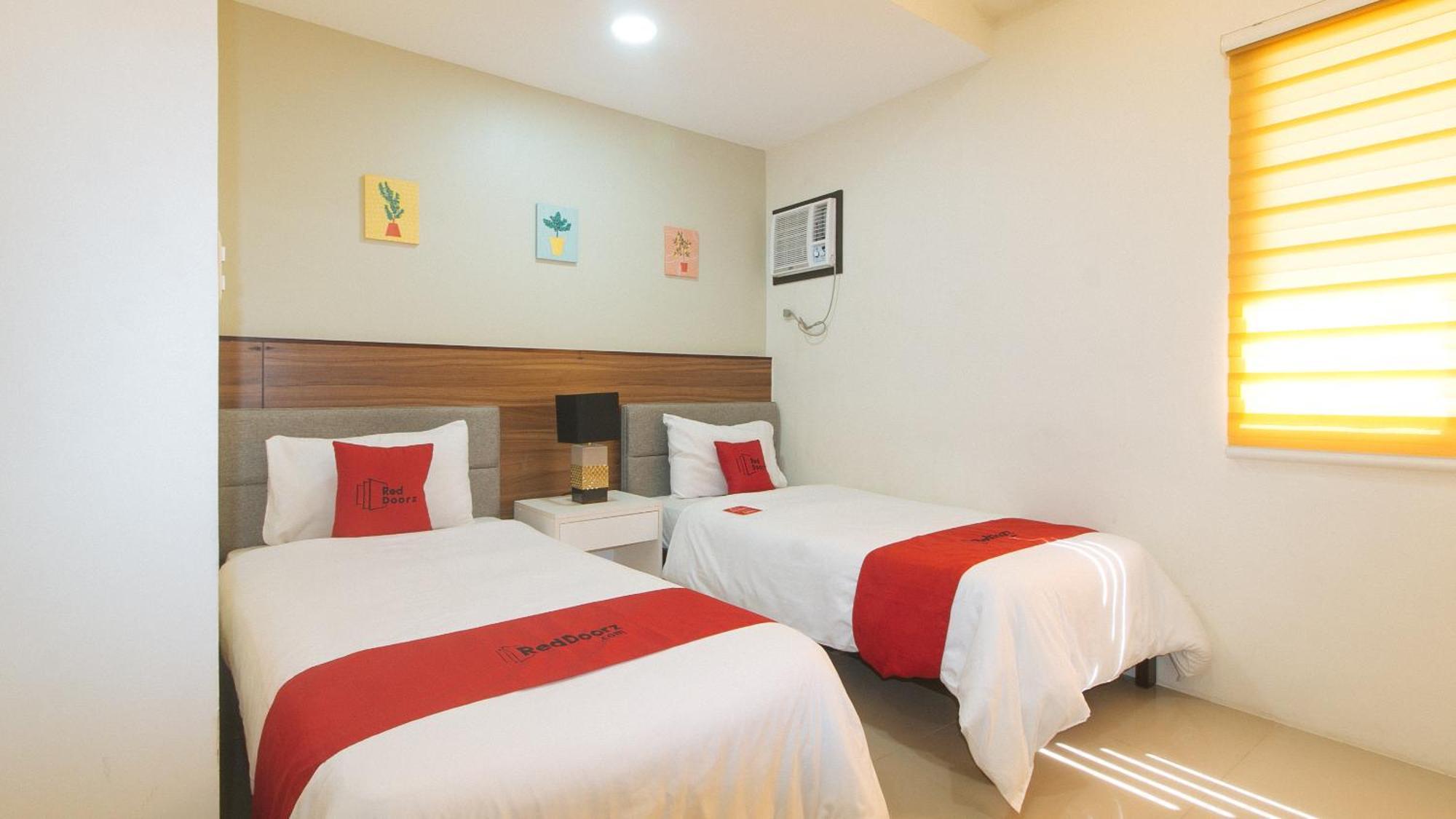 Reddoorz @ Leoncia Apartelle Mandawe Exterior foto