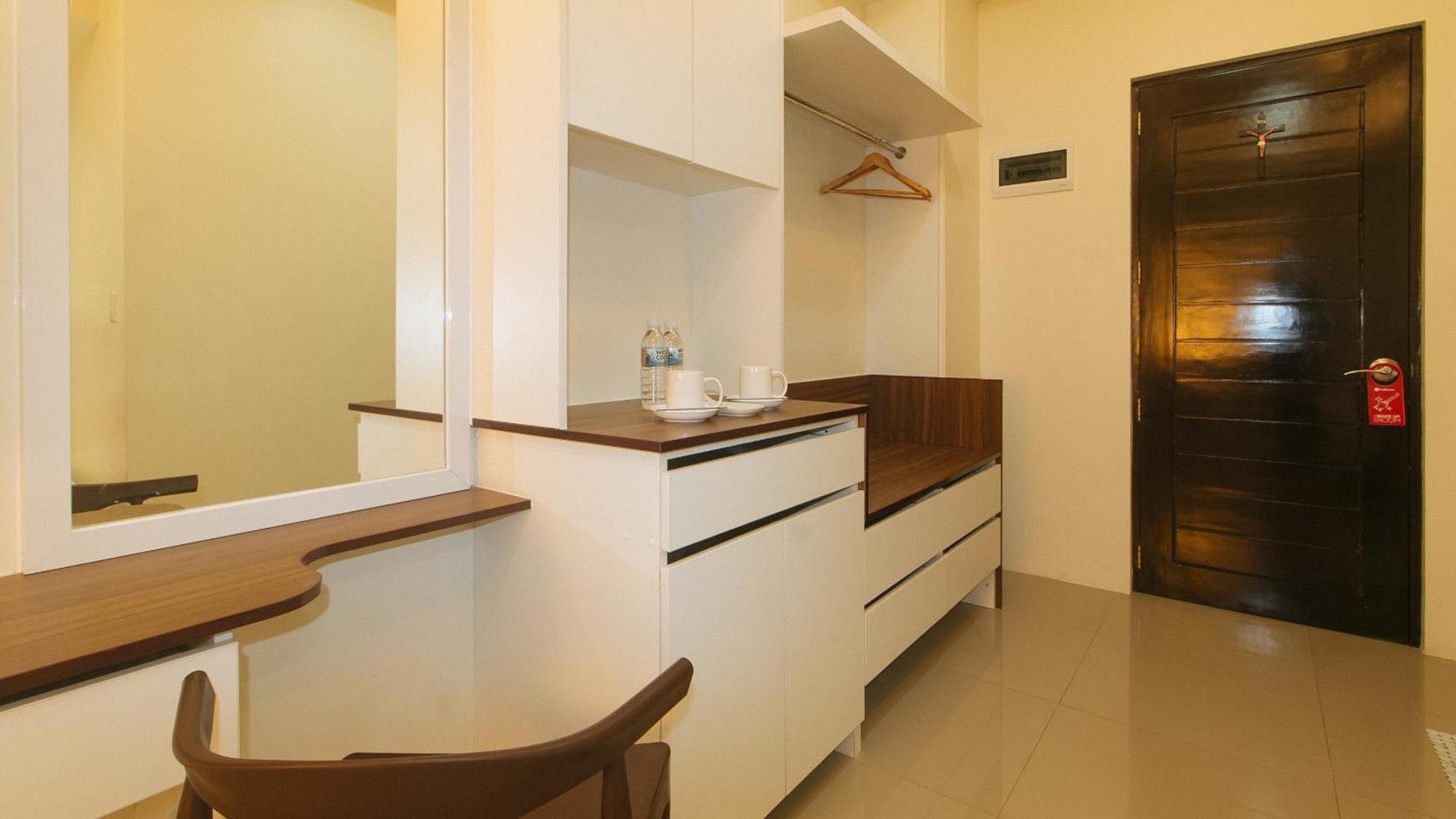 Reddoorz @ Leoncia Apartelle Mandawe Exterior foto