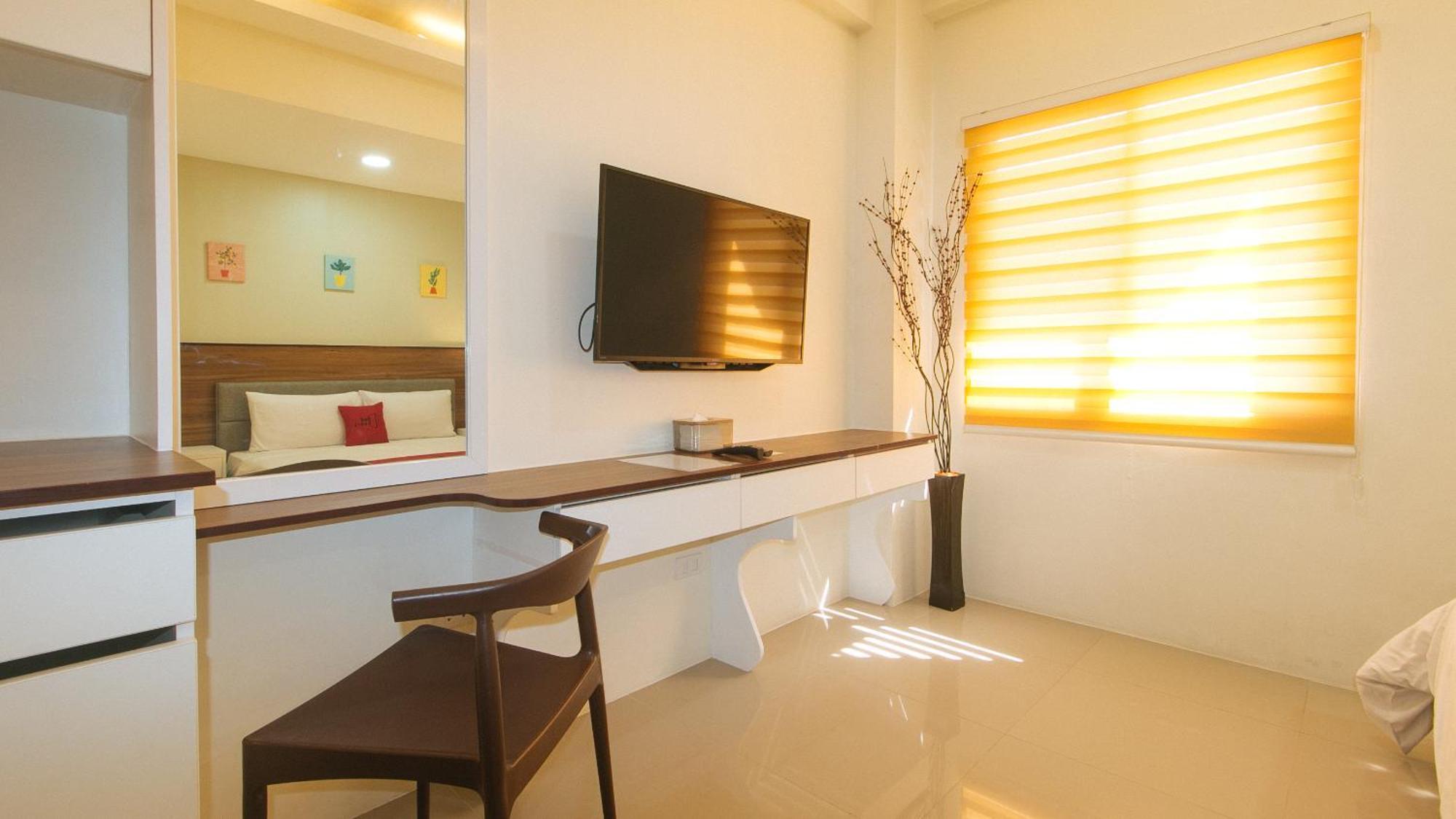 Reddoorz @ Leoncia Apartelle Mandawe Exterior foto